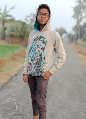 Rana, 18, India, Lucknow
