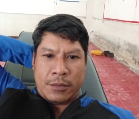 เพชรรัตน์, 39, Lat Yao
