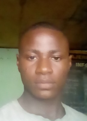 Michel, 19, Republic of Cameroon, Douala