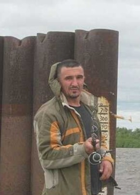 Валерий из Череповеца 46 лет