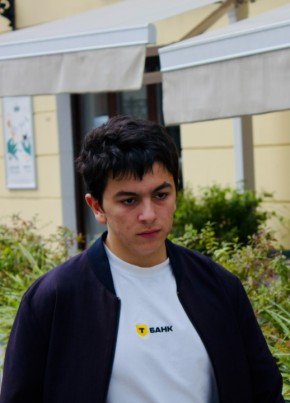 Андраник из Видное 19 лет
