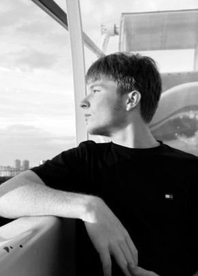 Макар из Сургута 18 лет