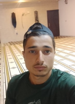 علي из بَيْرُوت 18 лет