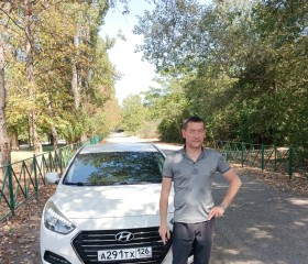 Tolik, 18, Georgiyevsk