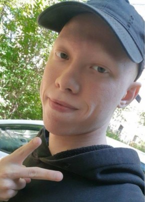 Максим из Екатеринбурга 23 года