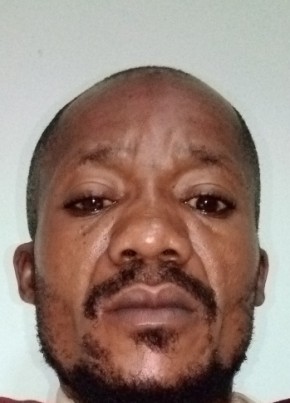 John kagoro, 41, République démocratique du Congo, Costermansville