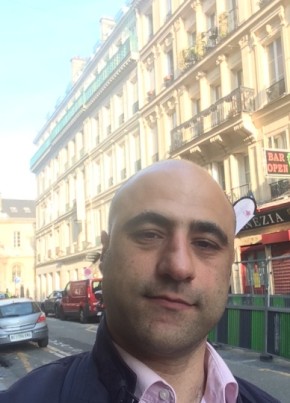 Aren SAHAKYAN, 39, République Française, Lyon