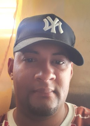 Luis, 33, República de Santo Domingo, Santo Domingo