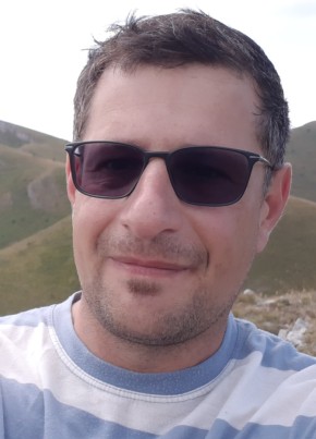 Alex, 44, Република България, Враца