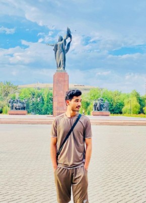 Maddie из Бишкека 26 лет