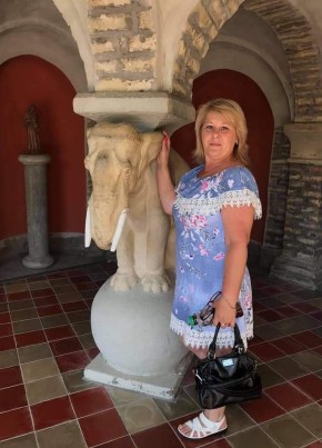 Emilia, 53, A Magyar Népköztársaság, Tatabánya