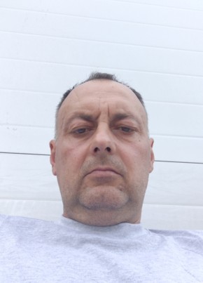 Антон из Саратова 46 лет