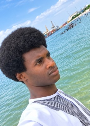 Abdou из Pikine 25 лет