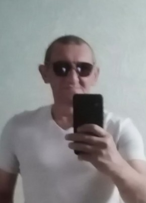 Михаил из Кисловодска 48 лет