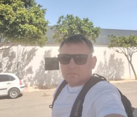 Aleksandr, 44, Vienna
