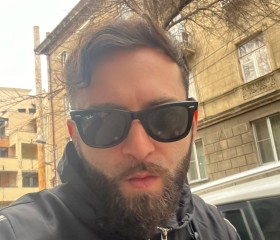 George, 29, Trebbin
