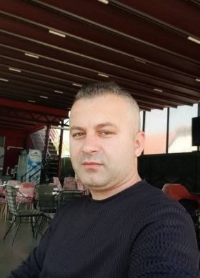 Xhe из Tirana 18 лет