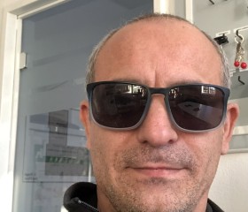 Migel Richter, 49, Berlin