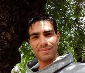 Lucas, 33, Adrogue