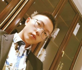 John, 30, Phnom Penh