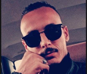 Dris, 30, Algiers