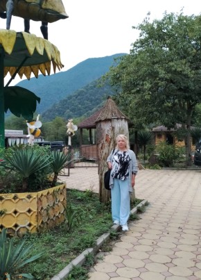 Наталия из Лазаревское 57 лет