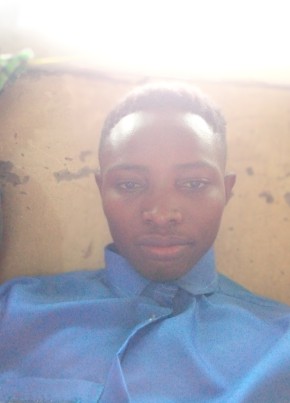 Kwasi Ebenezer, 21, Ghana, Accra