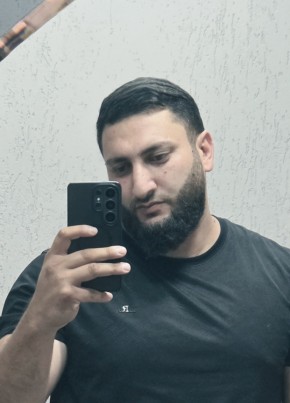 Амир из Видное 33 года