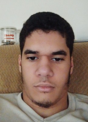 ياسين حسام, 18, Kuwait, As Salimiyah