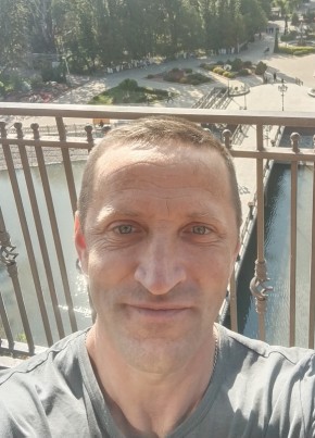 Валентин из Керчи 43 года
