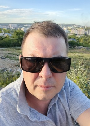 Сергей из Саратова 41 год