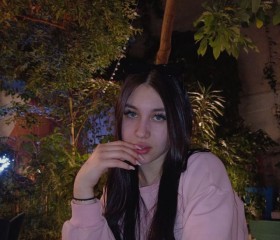 Violetta, 18, Saint Petersburg
