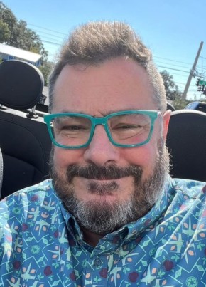 George из Los Angeles 64 года