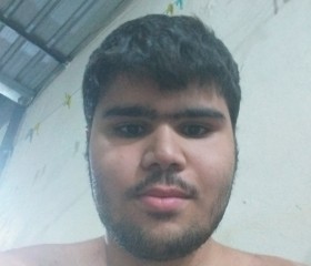 Vitor, 18 лет, Uberaba