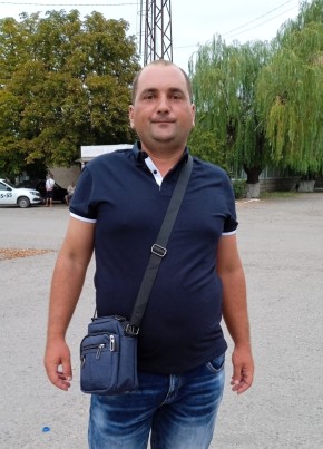 Роман из Семикаракорска 35 лет
