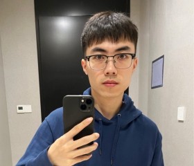 Lee, 27, Shenzhen
