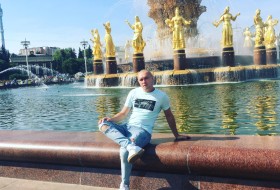 Andrey , 35 - Just Me