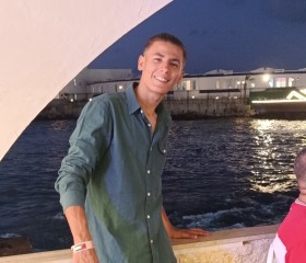 Mostafa, 18, Alexandria