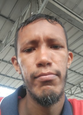 Román из San Miguelito 33 года