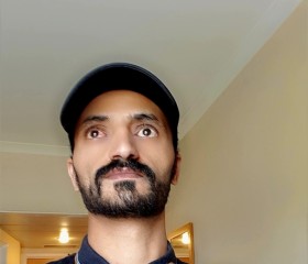 Yasin, 25, London