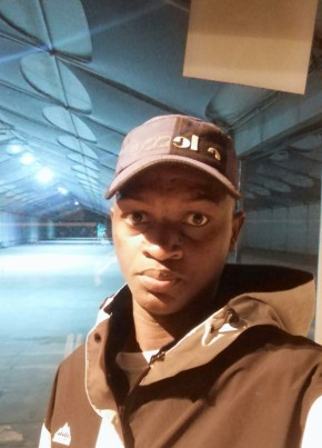 Apolinario из Lourenço Marques 23 года