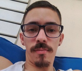 Luis, 25, Aguadilla
