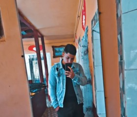 Alex, 18, Tarnaveni