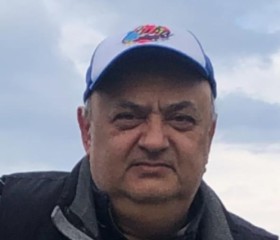 Oleg, 56, Moscow