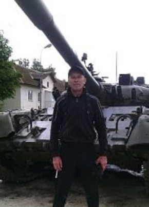 Александр, 63, Россия, Суворов