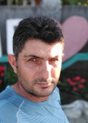 Özgür, 46, Abkhazia, Sokhumi