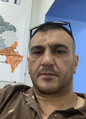 Артур из Саратова 42 года