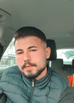 Berk, 26, Italy, Rome