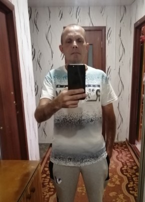 Анатолий из Маркса 46 лет