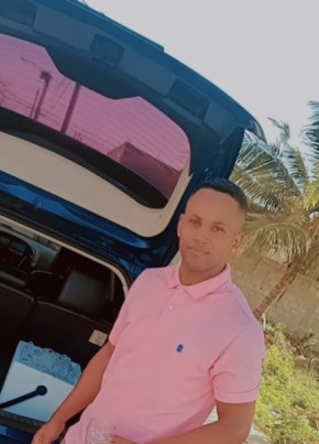 Carlos Roberto, 34, República de Santo Domingo, Salvaleón de Higüey